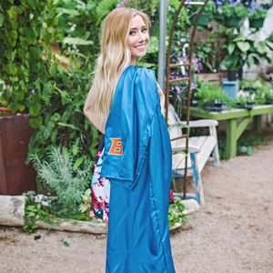 Meet your posher, Dedra!